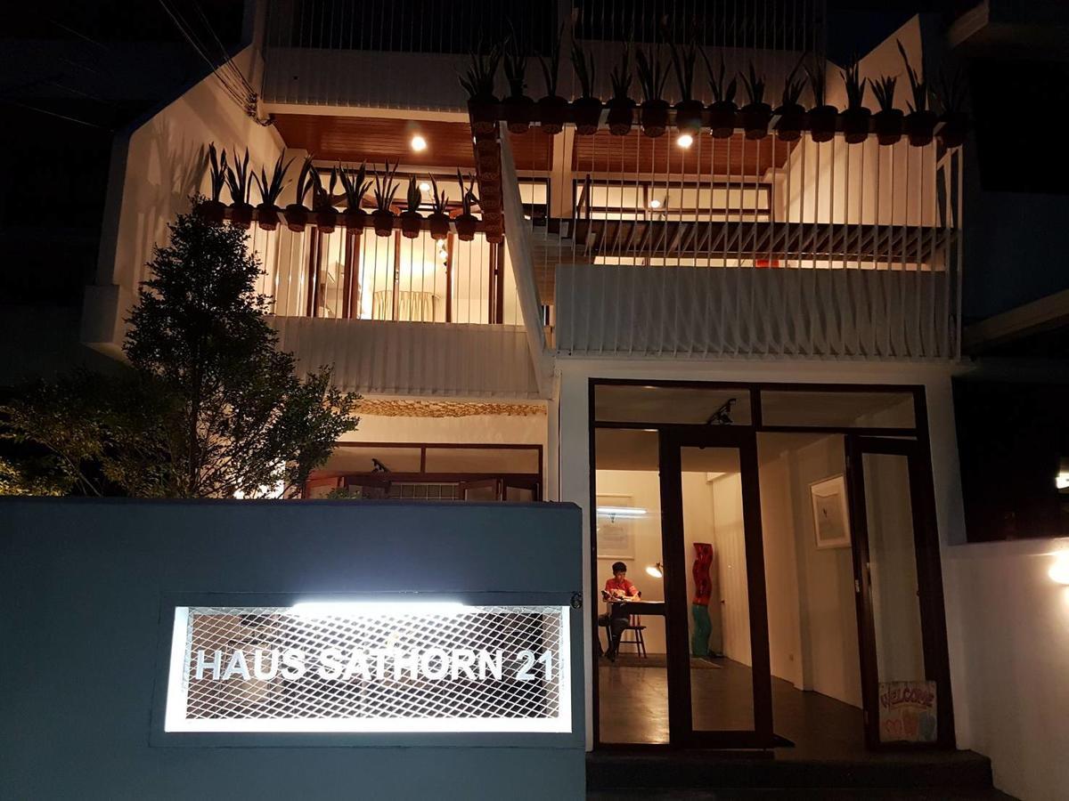 Haus Sathorn 21 Bed And Breakfast Bangkok Extérieur photo