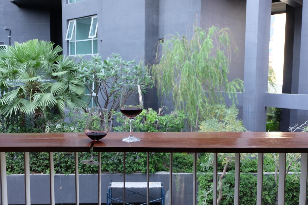Haus Sathorn 21 Bed And Breakfast Bangkok Extérieur photo