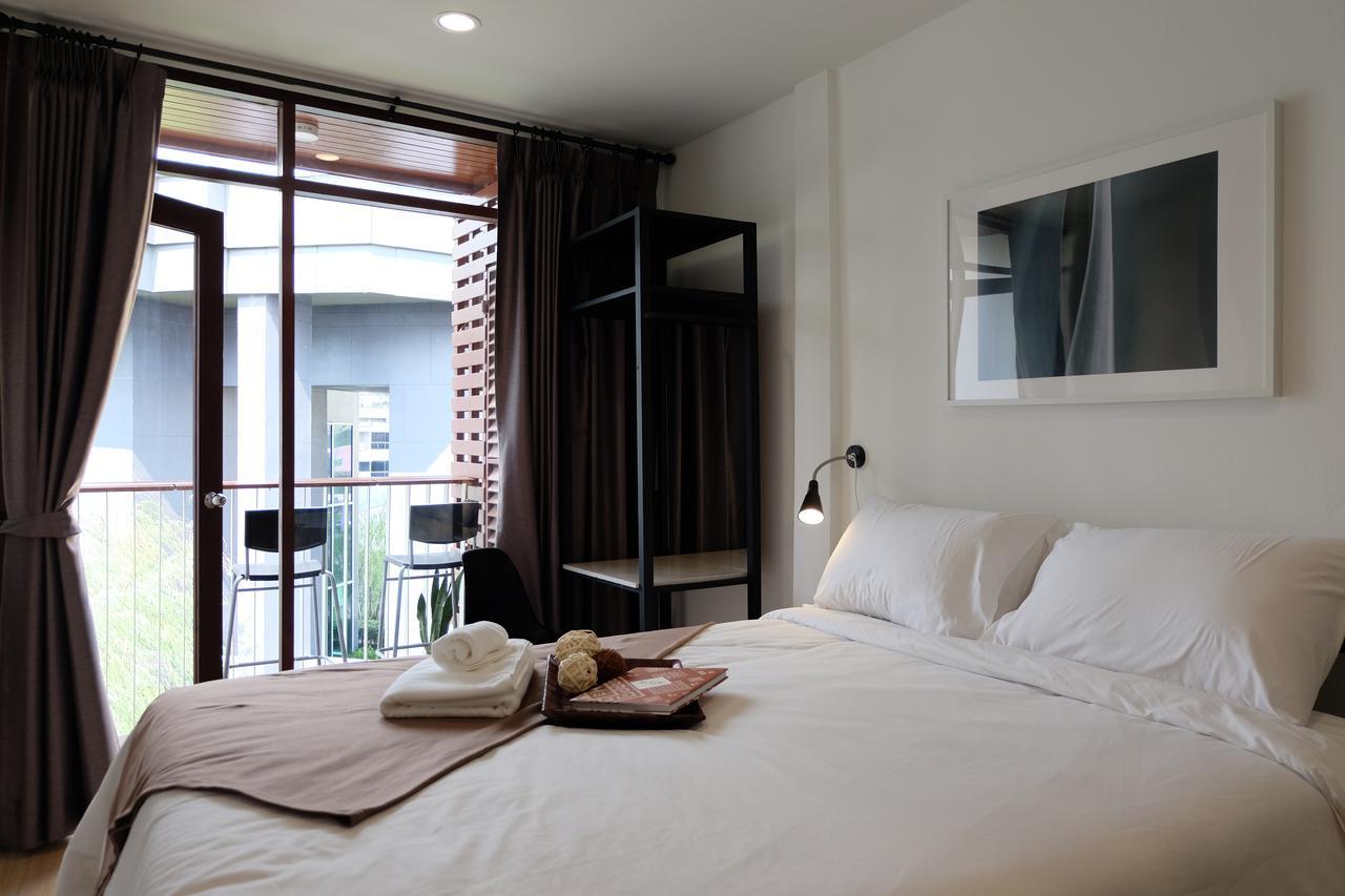 Haus Sathorn 21 Bed And Breakfast Bangkok Extérieur photo
