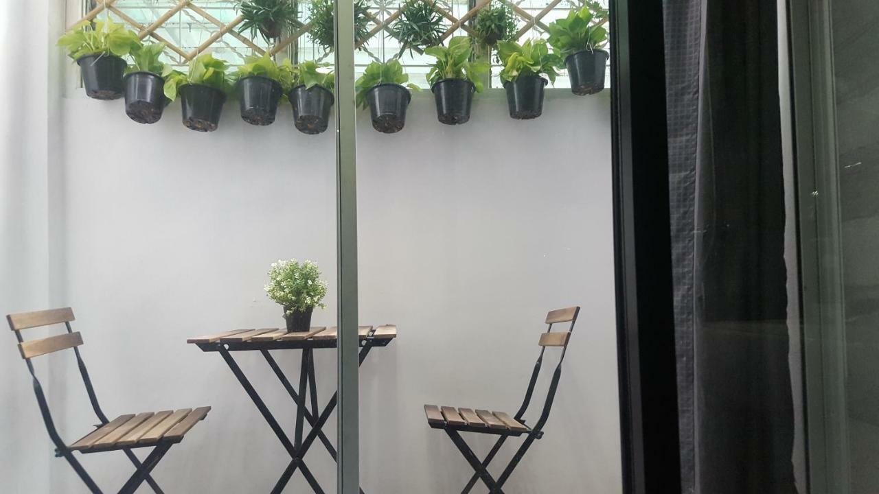 Haus Sathorn 21 Bed And Breakfast Bangkok Extérieur photo