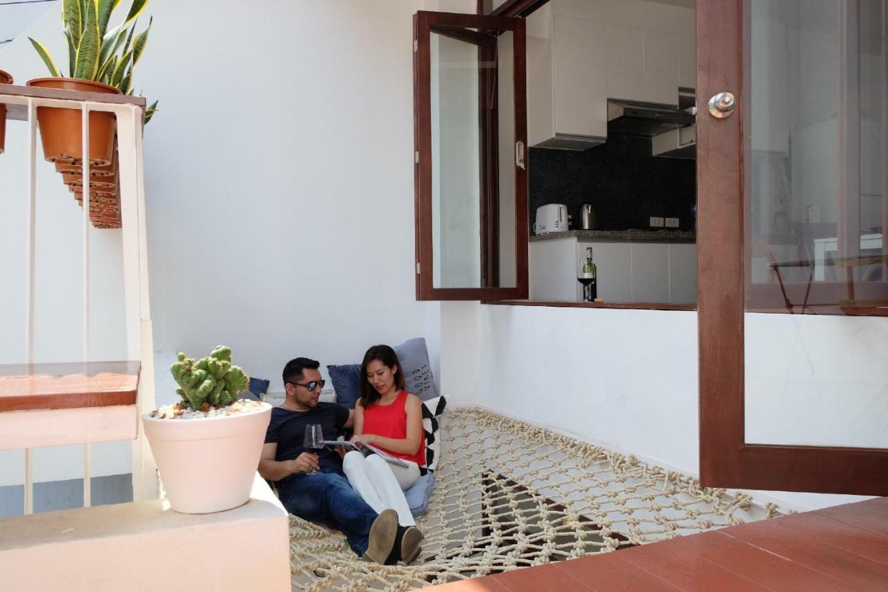 Haus Sathorn 21 Bed And Breakfast Bangkok Extérieur photo