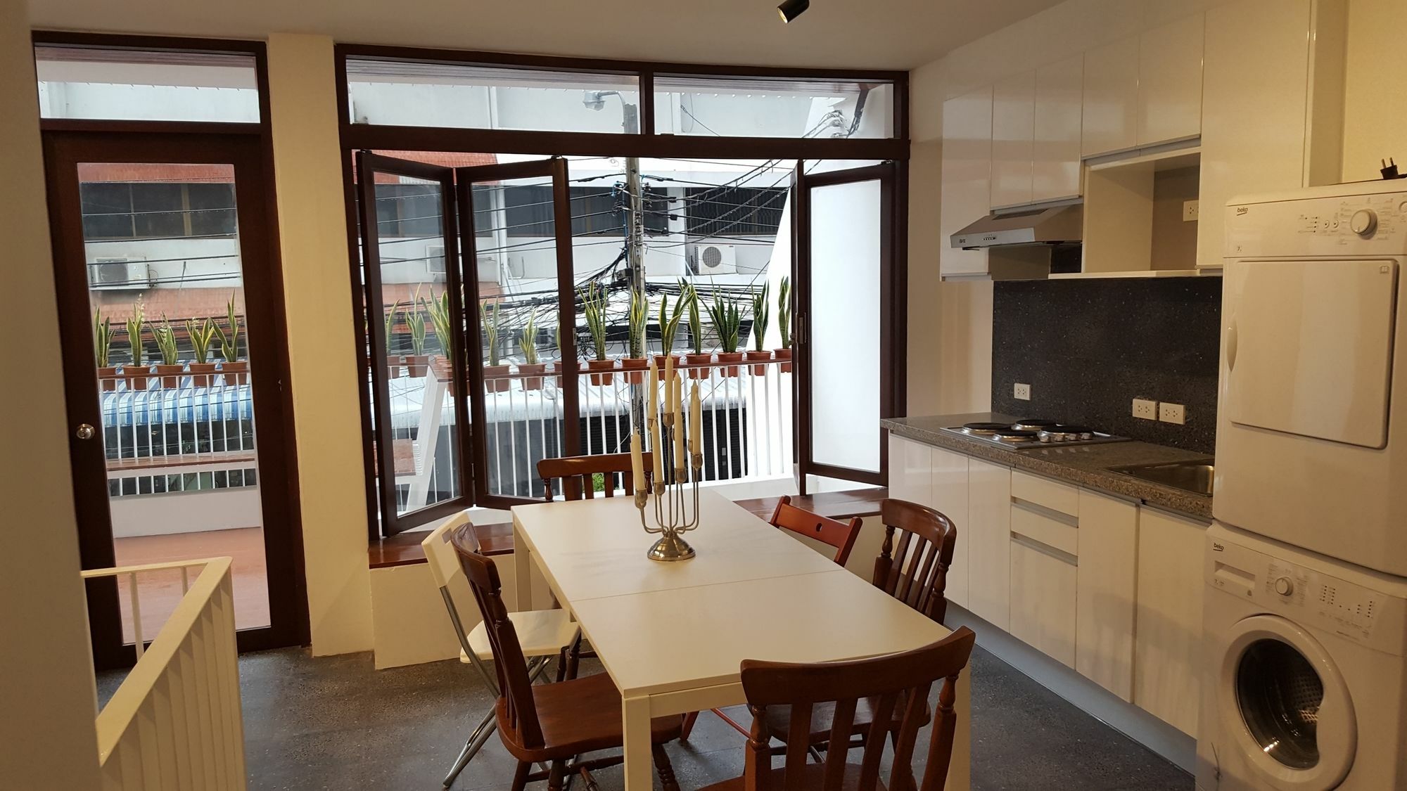 Haus Sathorn 21 Bed And Breakfast Bangkok Extérieur photo