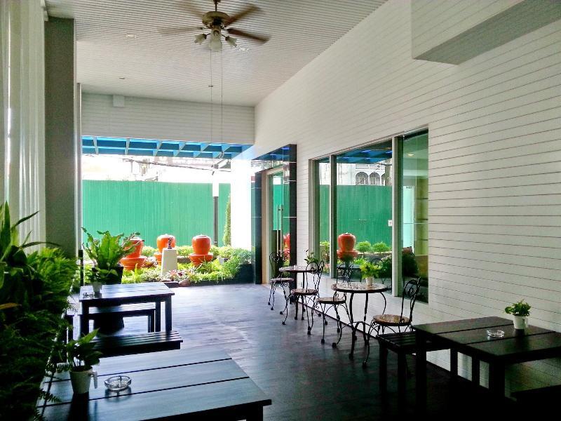 Haus Sathorn 21 Bed And Breakfast Bangkok Extérieur photo