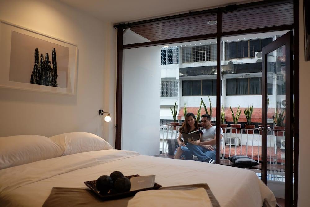 Haus Sathorn 21 Bed And Breakfast Bangkok Extérieur photo